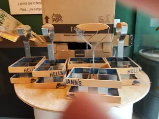 Expositor Hellmann's para condimentos x5