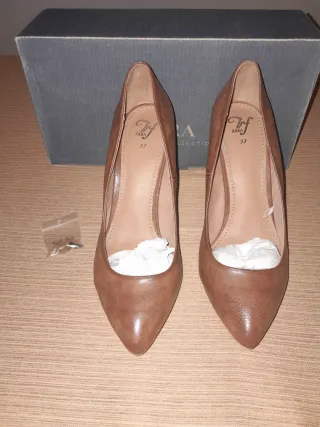 Zapatos de tacón Zara marrones