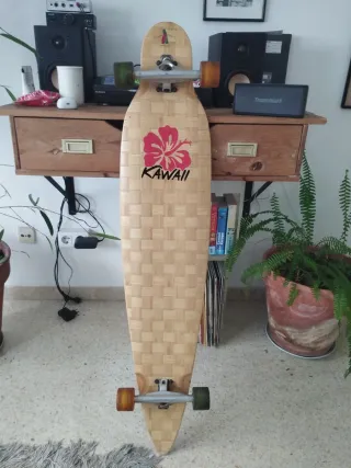 Longboard Kawaii con diseño de flor