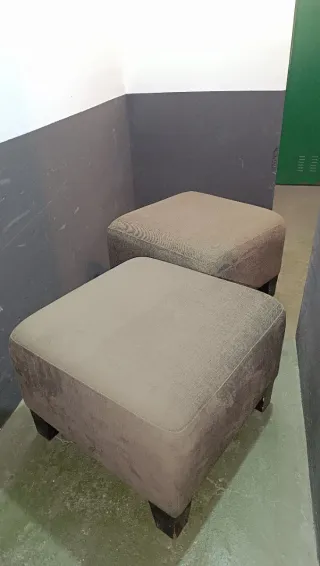 2 unidades Puff / Reposapiés color verde.