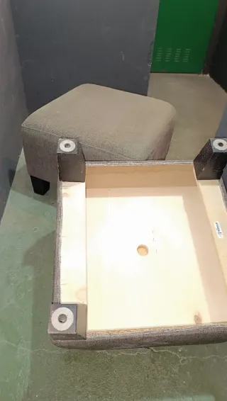 2 unidades Puff / Reposapiés color verde.