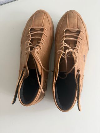 Botas de gamuza marrones