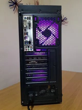 PC Gaming i7 6700 16GB RAM RX 590 8gb