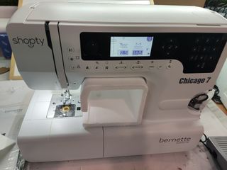 Máquina de Coser y Bordar Bernette Chicago 7