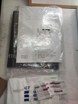 Máquina de Coser y Bordar Bernette Chicago 7