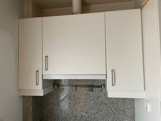 Muebles de cocina blancos, encimera de cocina