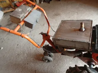 Motocultor 9cv motor de 2 tiempos deposito inox.