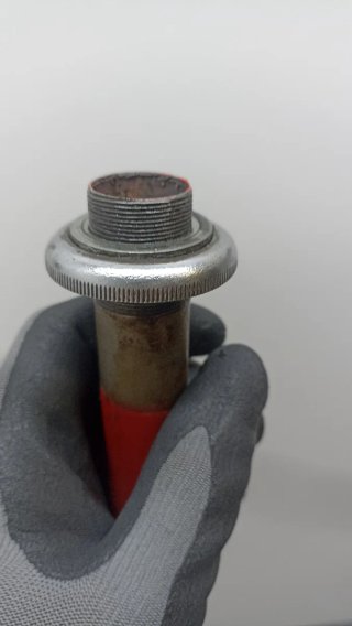 Horquilla bici clásica roja.