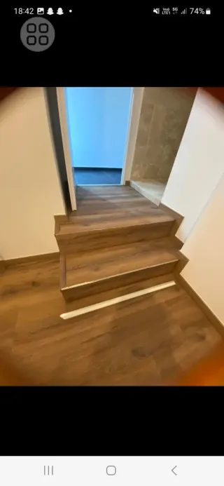 Instalación profesional de suelo laminado y parque