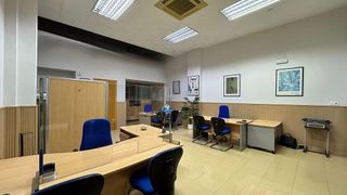 Local comercial en alquiler en La Luz - El Torcal en Málaga