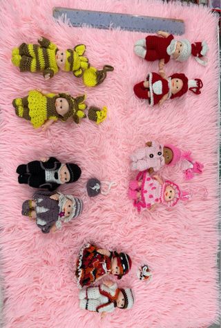 Lote de 10 muñecas tejidas a mano