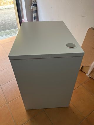 2 Mesas blanca y metálica, una 30 las dos 55