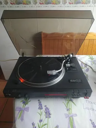2 Tocadiscos, Amplificador y 4 Altavoces
