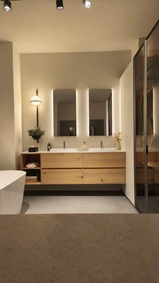 Mueble baño y vestidor madera y cristal