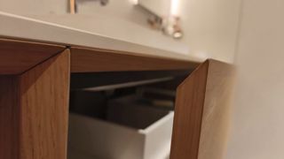 Mueble baño y vestidor madera y cristal