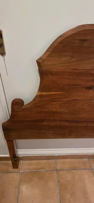 Cabecero de madera antiguo cama individual