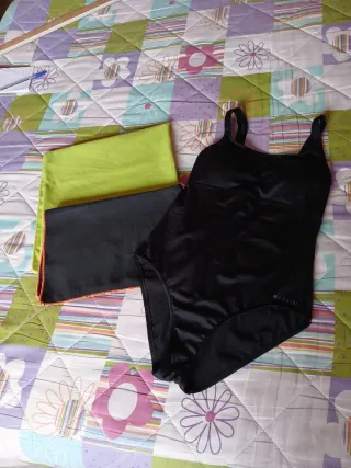 Bañador Nabaiji y 2 toallas
