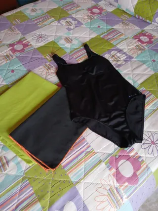 Bañador Nabaiji y 2 toallas