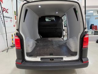 Volkswagen Transporter Furgón Largo TA 2.0 TDI 11