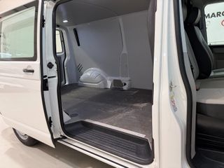 Volkswagen Transporter Furgón Largo TA 2.0 TDI 11