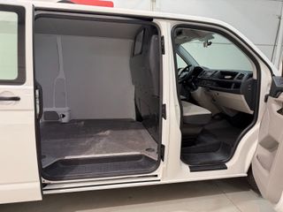 Volkswagen Transporter Furgón Largo TA 2.0 TDI 11