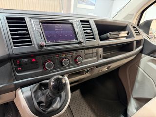 Volkswagen Transporter Furgón Largo TA 2.0 TDI 11
