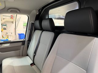 Volkswagen Transporter Furgón Largo TA 2.0 TDI 11