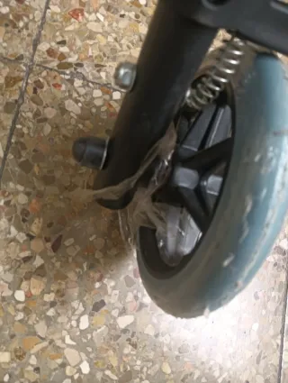 Andador con ruedas y frenos nuevo