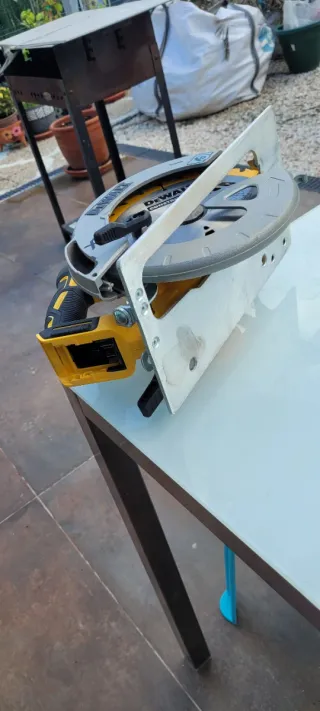 Sierra circular batería Dewalt DCS570