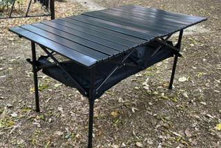 Mesa Camping Plegable Negra con Almacenamiento