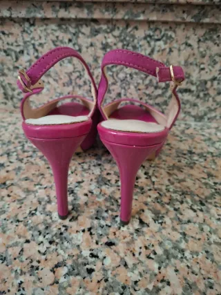 Zapatos de tacón rosa