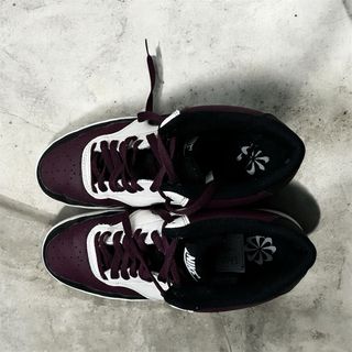 Zapatillas Nike Moradas y Blancas