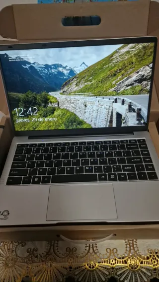 Ordenador portátil notebook plata