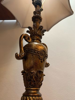 Lámpara de mesa antigua decorativa