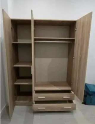 Armario Armario blanco de madera