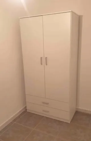Armario Armario blanco de madera