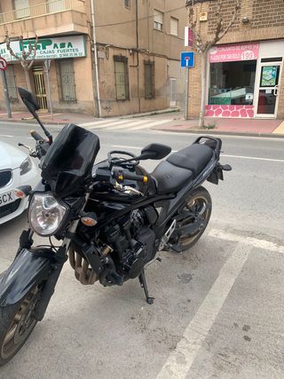 Suzuki Bandit 650 Naked Negra