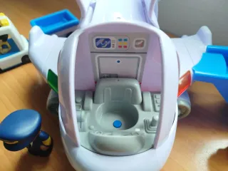 Avión interactivo con luz y sonido