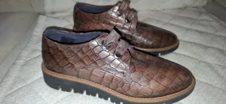 Zapatos piel efecto coco señora