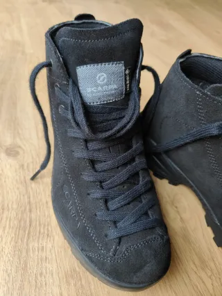 Botas SCARPA Gore-Tex Talla 37 Negras