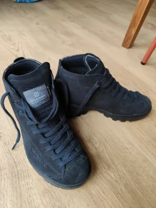 Botas SCARPA Gore-Tex Talla 37 Negras