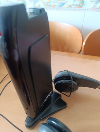 Figuras varias  y auriculares falta transformador