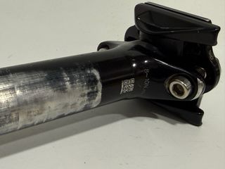 Tija telescópica con mando y cable