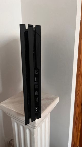 PS4 Pro 1TB Red Dead Redemption 2