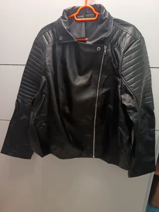 Chaqueta polipiel mujer