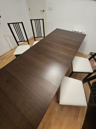Mesa comedor extensible y 4 Sillas