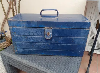 Caja de herramientas metálica azul buen estado
