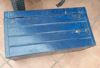 Caja de herramientas metálica azul buen estado
