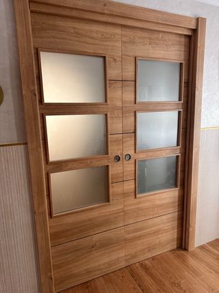 Puertas correderas de salón de madera