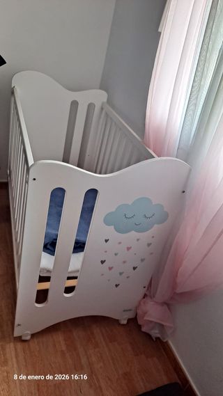 Conjunto habitación bebé Marca Micuna.